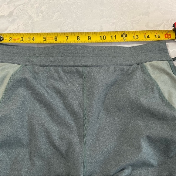 Lululemon Men’s Shorts W Liner Size Medium Sage Green Drawstring Front Yoga Wear - Picture 6 of 8